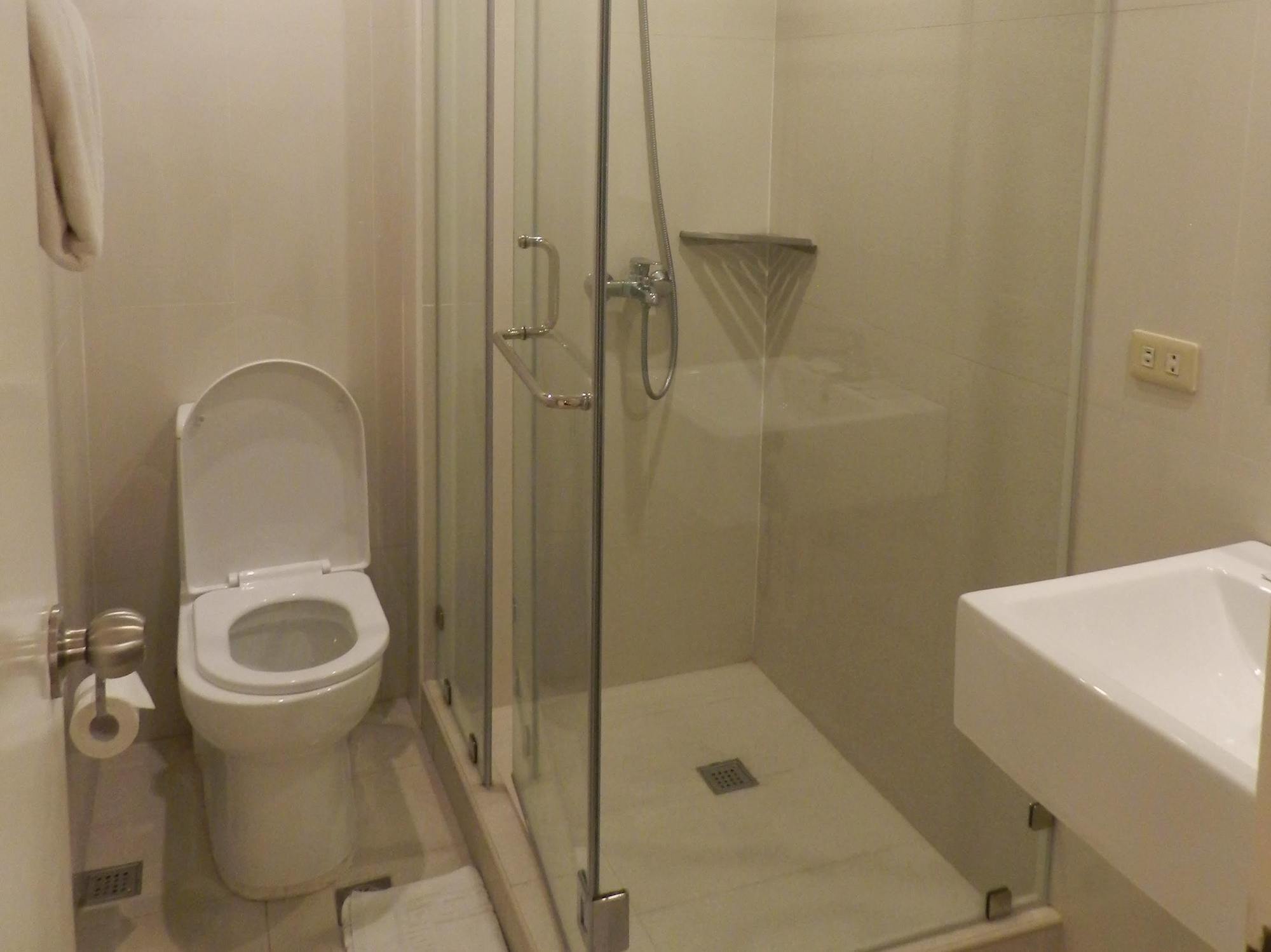 Salcedo Suites Makati City Bagian luar foto